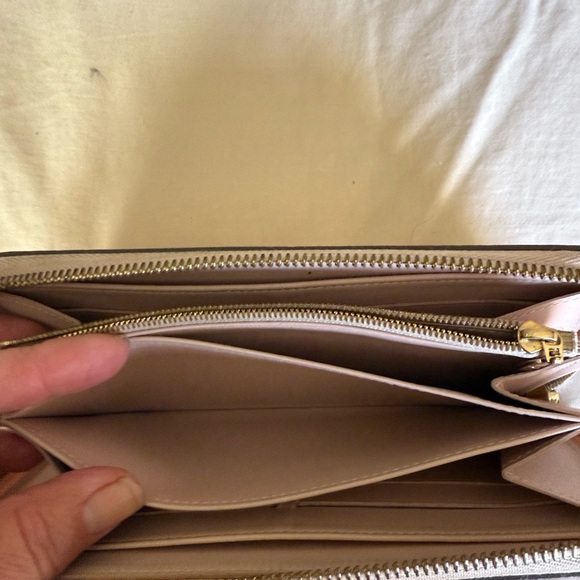 Louis Vuitton Cream Monogram Zip Wallet - Picture 5 of 13